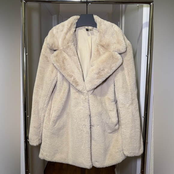 H&M faux fur coat - Picture 1 of 2